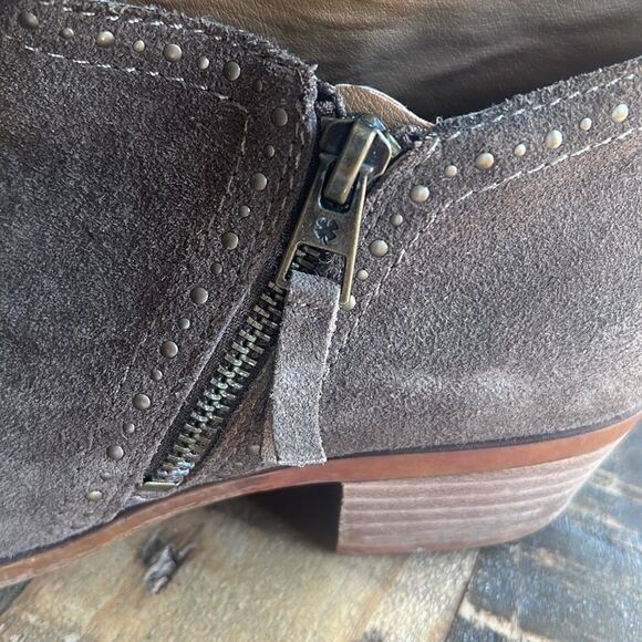 LUCKY BRAND "Benna" Brown Suede Side Zip Boots, Stacked 1.5" Heel, Sz 8 M  CUTE! - Picture 2 of 8